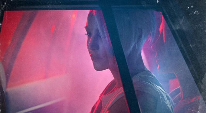 SINGER, SONGWRITER, MULTI-INSTRUMENTALIST AND CO-PRODUCER EMMA HEWITT RETURNS WITH NEW ALBUM “GHOST OF THE LIGHT”